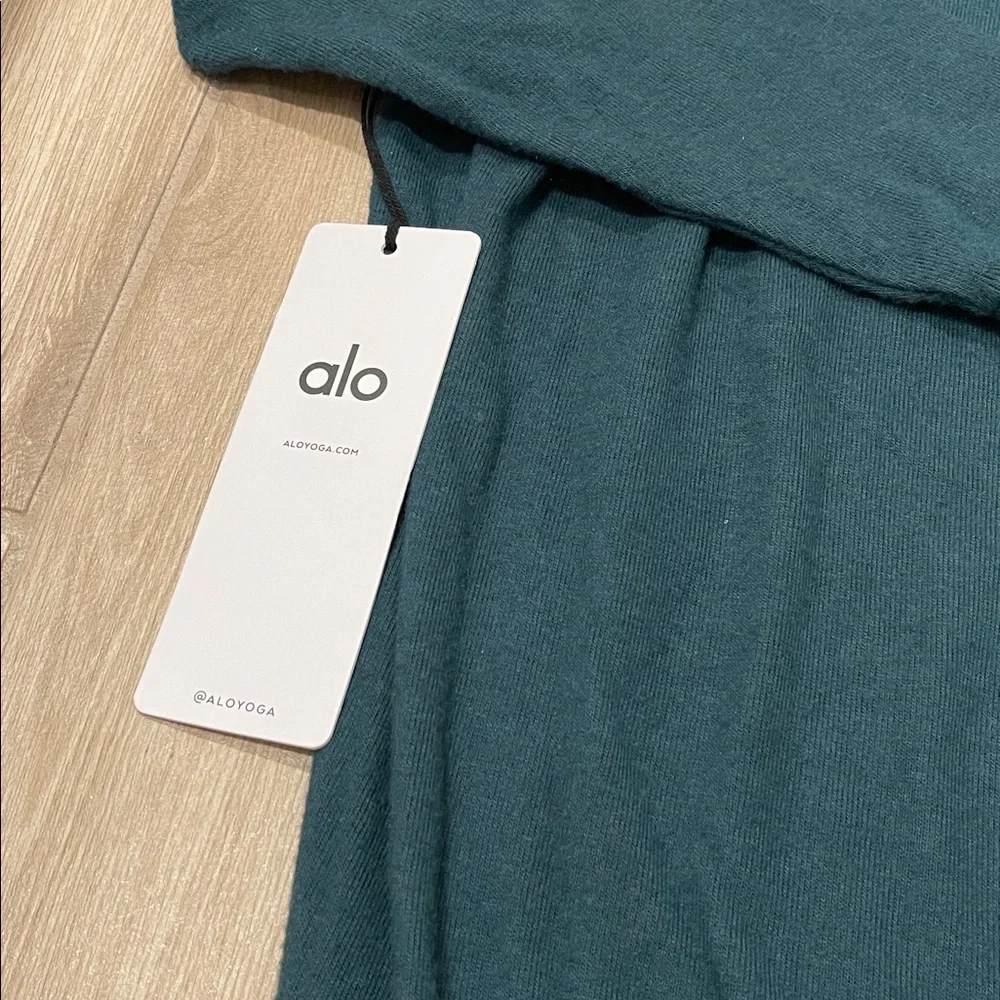 NWT Alo Yoga Soho Pullover Midnight Green Sz XS - Picture 13 of 14